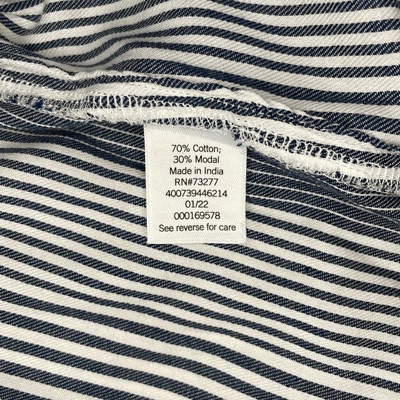 SO stripe button down shirt. Size X-Small - Picture 3 of 5